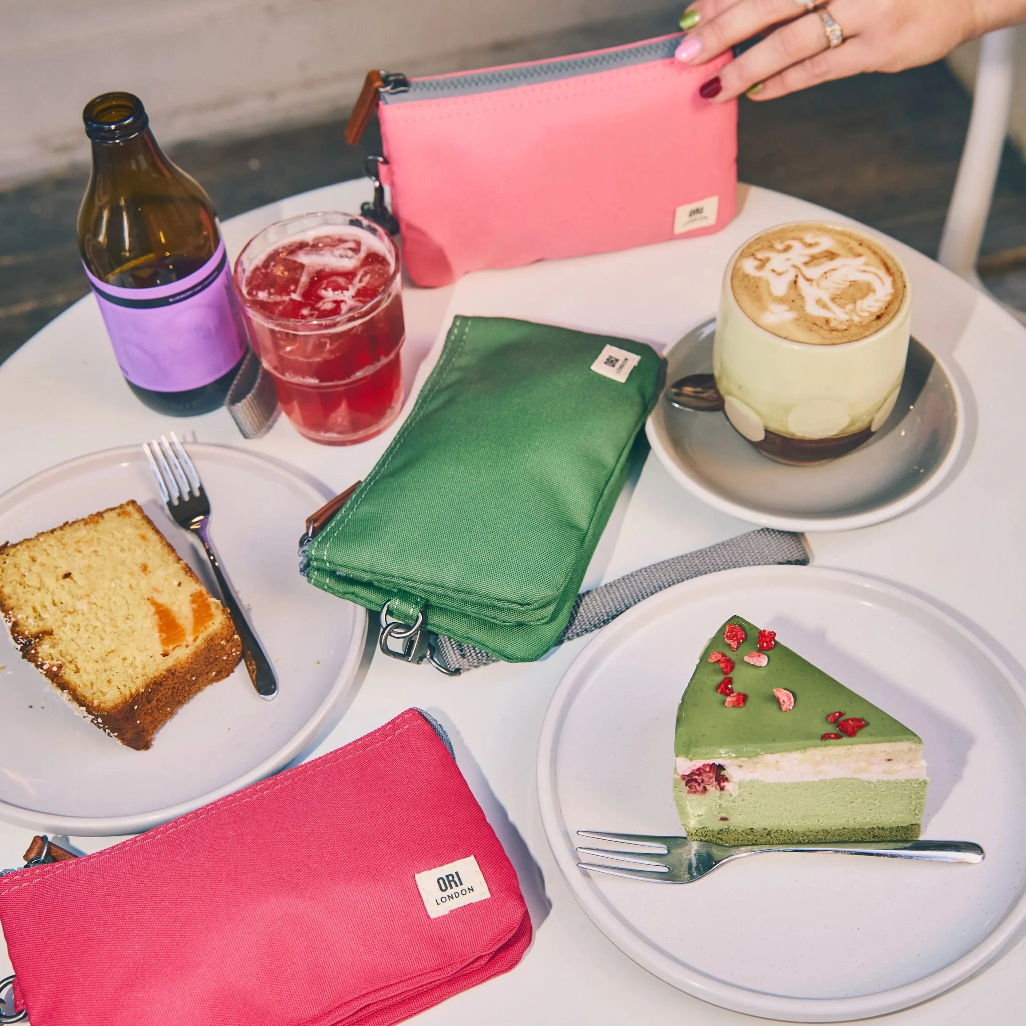 Carnaby Wallet in Artichoke - Image 2